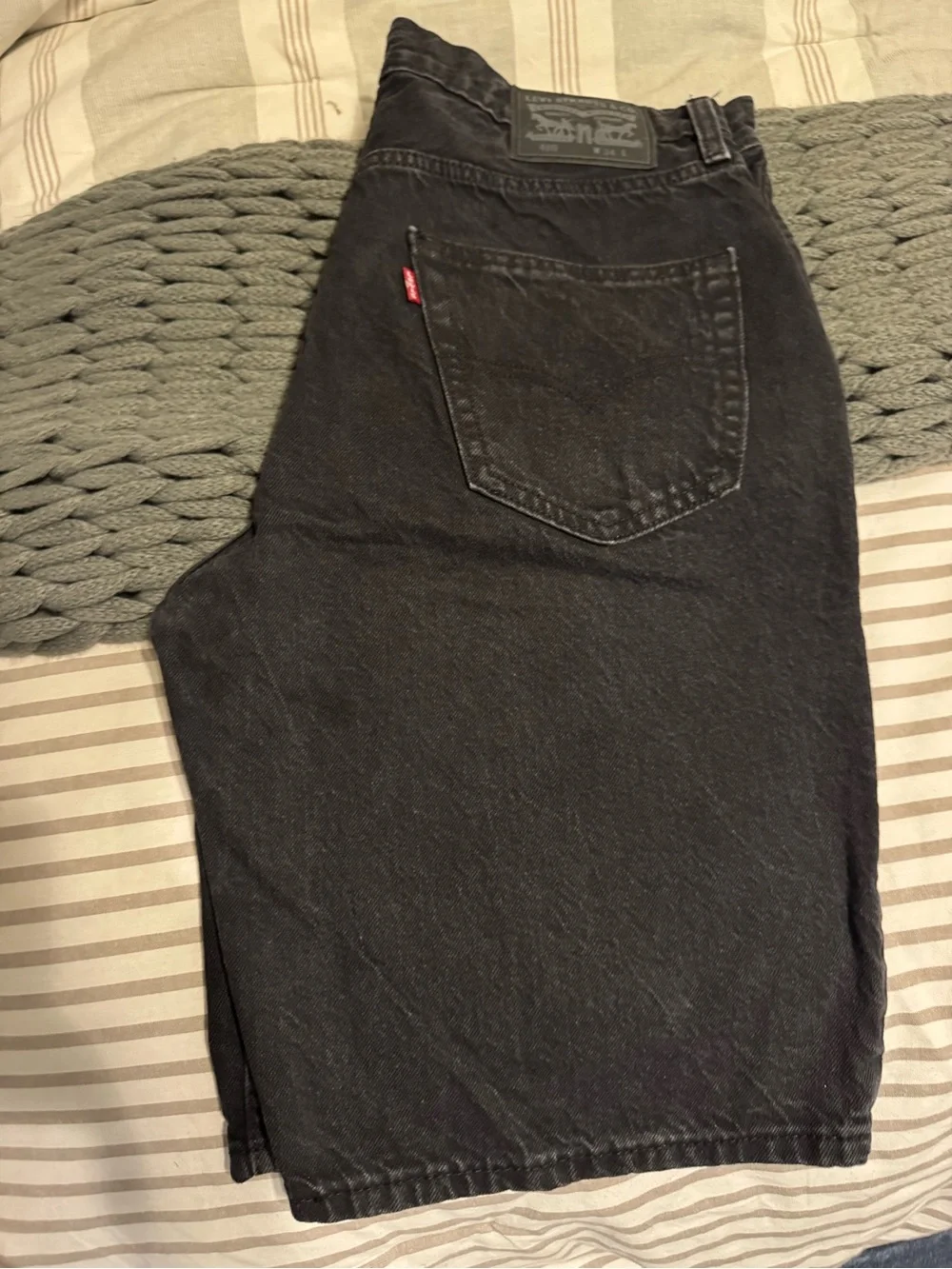 Levi's 469 Men's Jeans in Black shorts